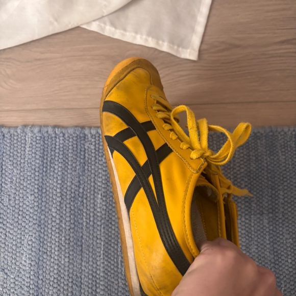 Onitsuka Tigers Yellow Black Bruce Lee Sneakers - Picture 11 of 12